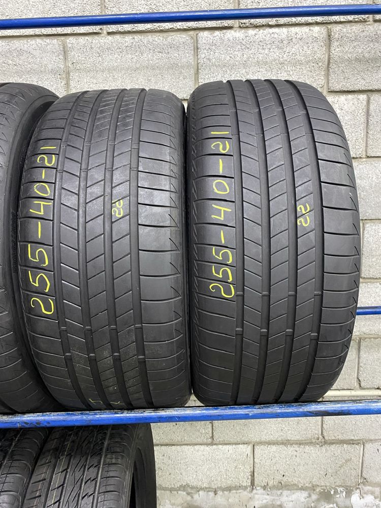 Різноширокі шини 235/45R21 i 255/40R21 BRIDGESTONE