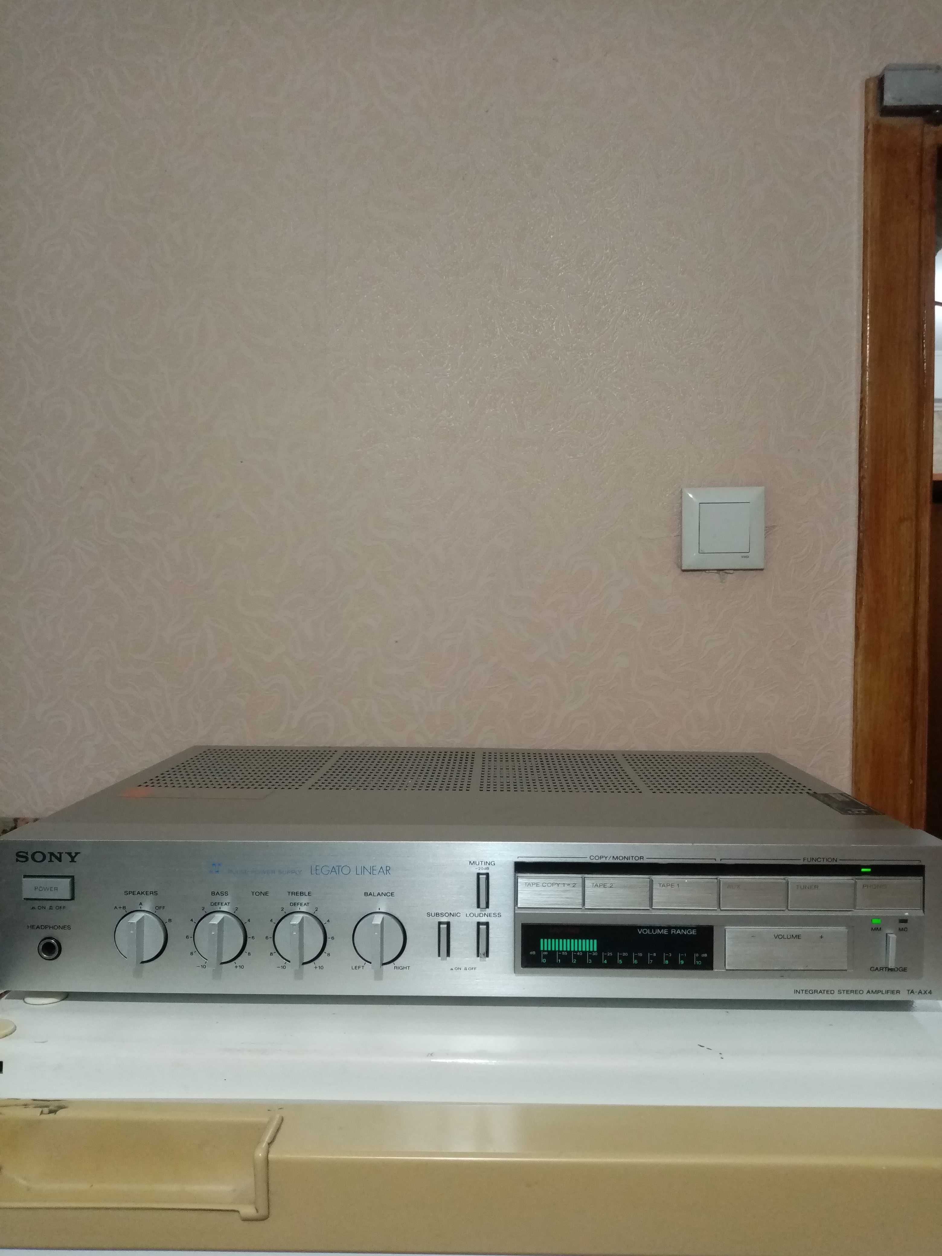 Sony Ta-ax4 (транзисторный., 75w.+75/4ohm. Phono MM/MC)