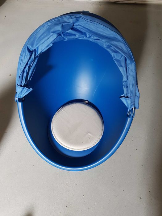 fotel obrotowy Ikea LOMSK jajo niebieski
