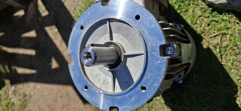 Silnik 1.5kw Lenze z hamulcem