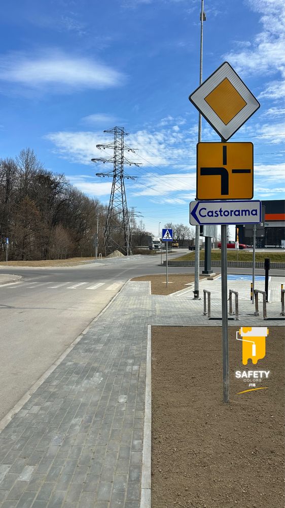Oznakowanie poziome malowanie parkingów linii pasów miejsc magazyny