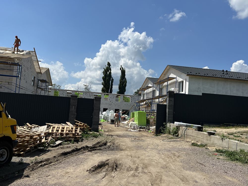 Продаж Таун Хаусів з газом та генераторами в закритому КМ м.Васильків
