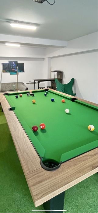 Trzypiętrowy dom z bilardem/Wynajem 200m2
