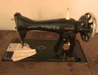 Máquina de costura singer antiga