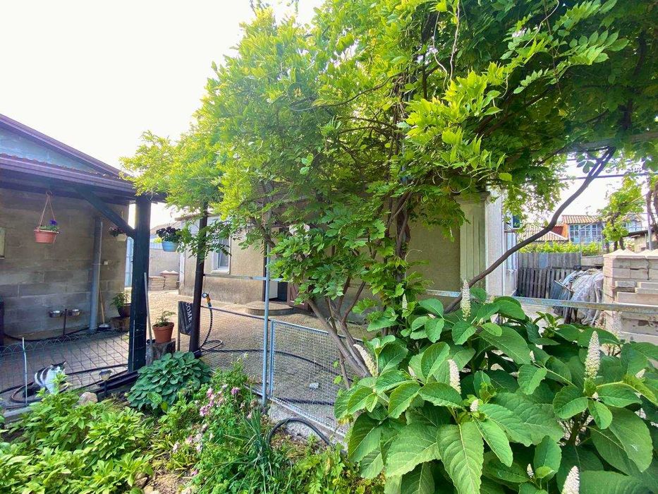 2 Дома+гараж на 2 машины Зеленый двор