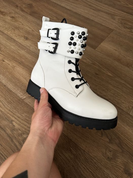 Хлрошые зимние ботинки