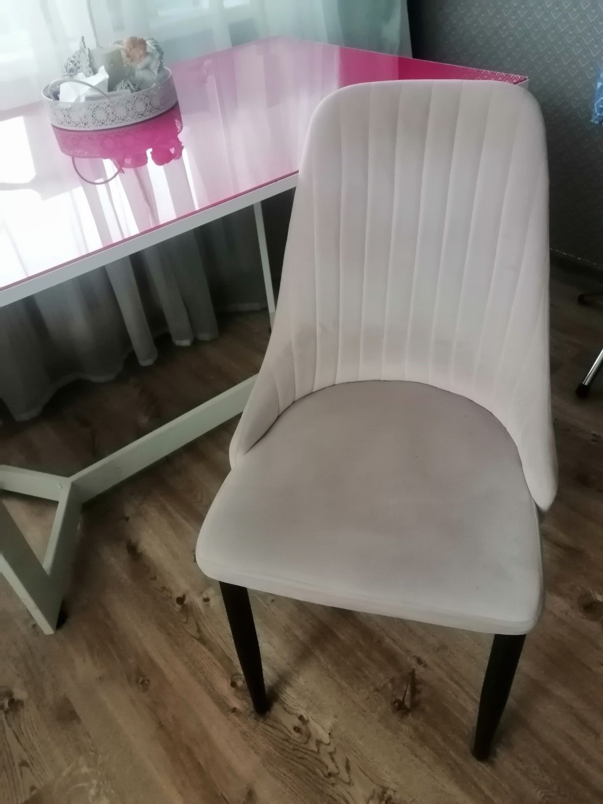 Stół nowoczesny design dwa krzesła gratis