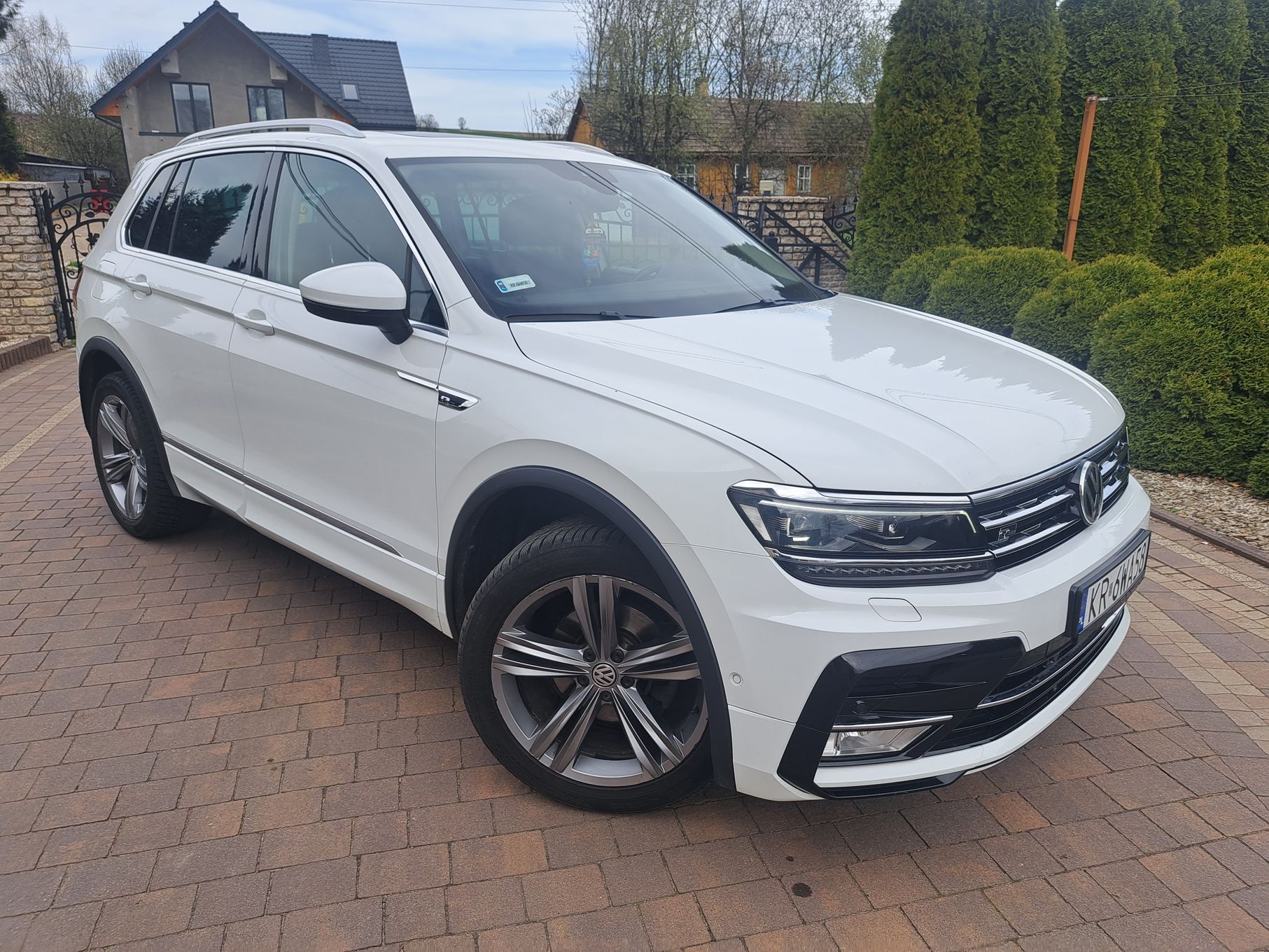 Volkswagen Tiguan 2.0 TDI 150 KM R-Line Oryginalny Lakier Niski Przebieg