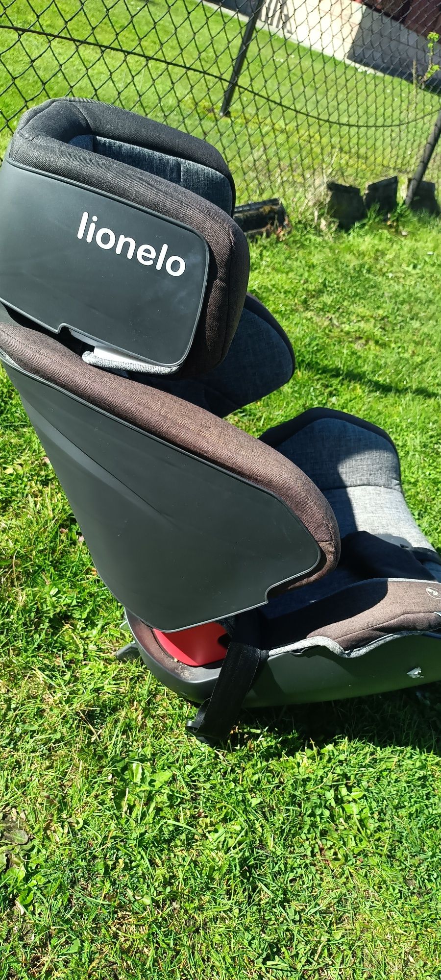 Fotelik z bazą na isofix LIONELO