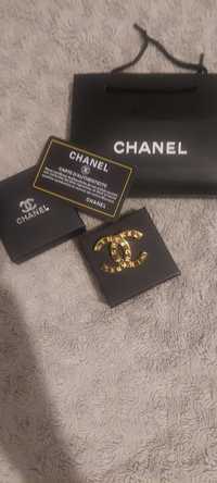 Broszka chanel cc