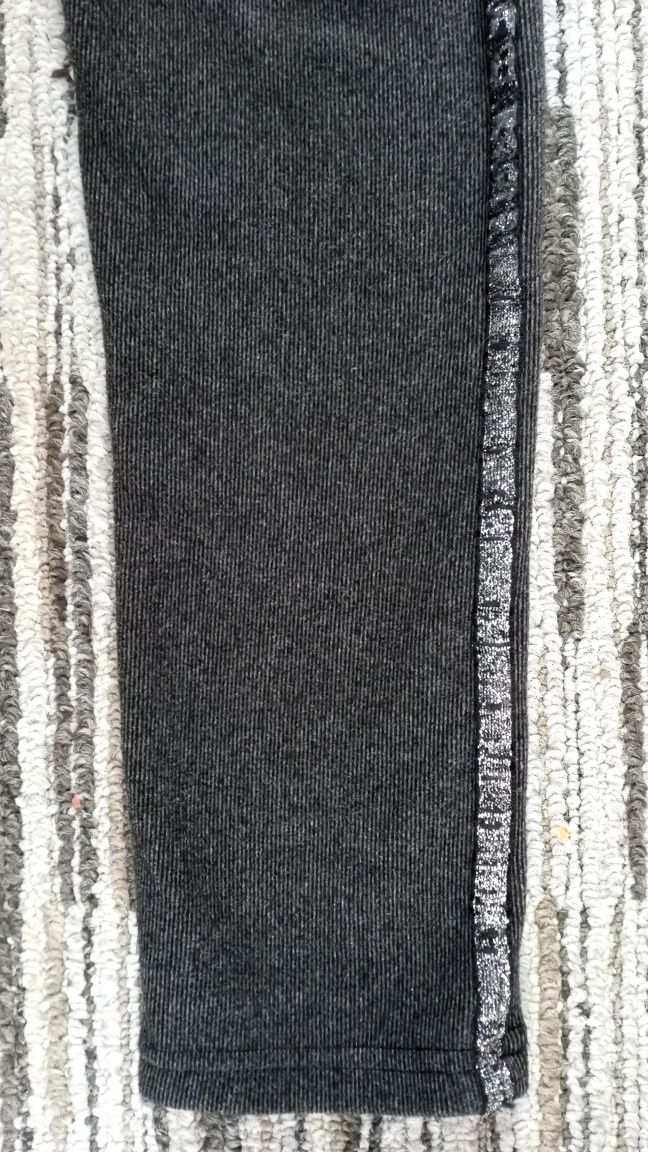 Legginsy stalowe srebrne lampasy prążkowany materiał gumka w pasie