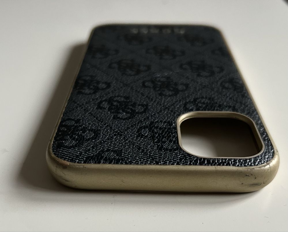 iPhone 11 Guess Case Etui Pokrowiec