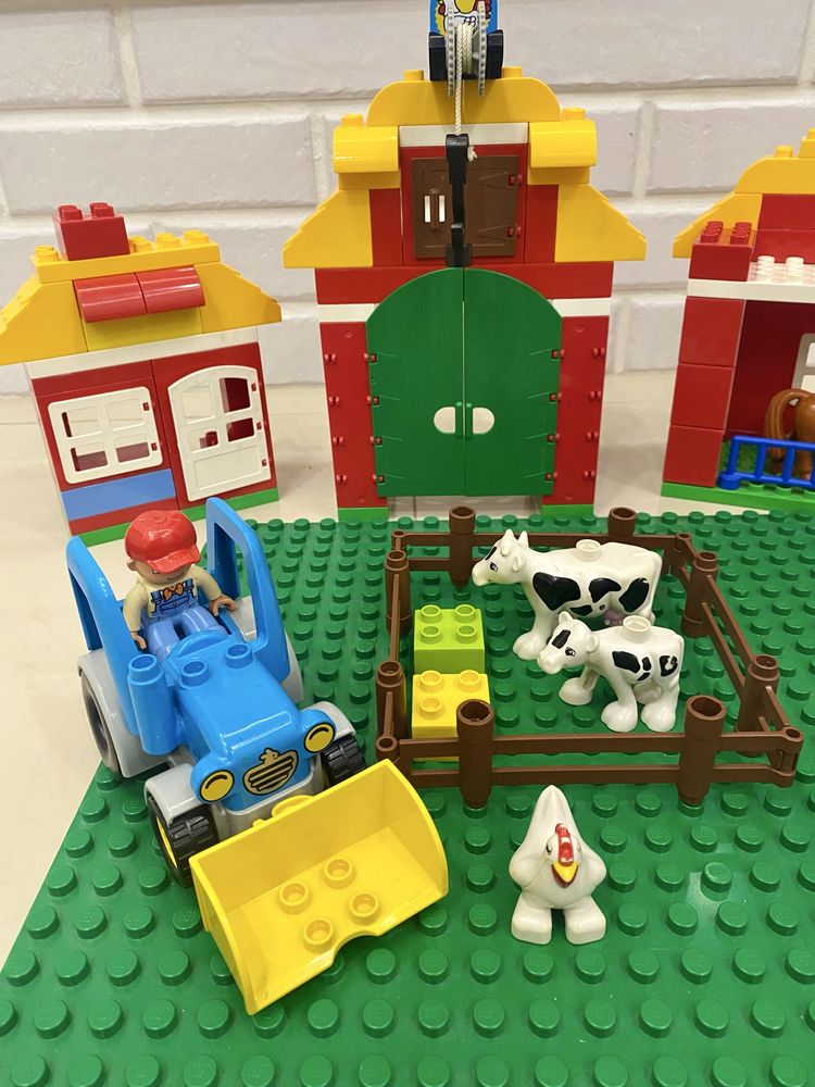 Lego Duplo 10525 (ферма), 10813,  (буд майданчик), поліція, гонщик