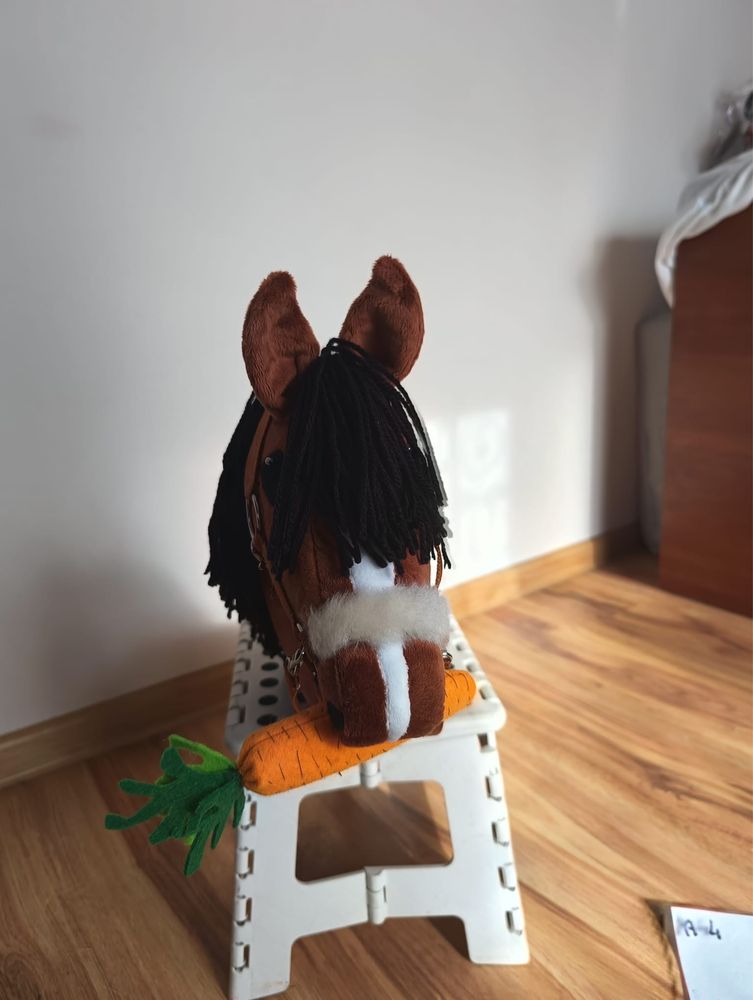 Hobby horse kasztan A4 + marchewka