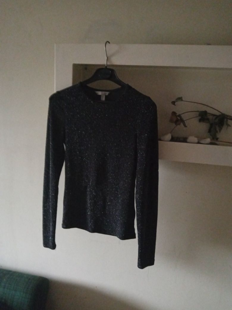 Sweterek z H&M za 40 zł, wyjątkowo delikatny, lśniący