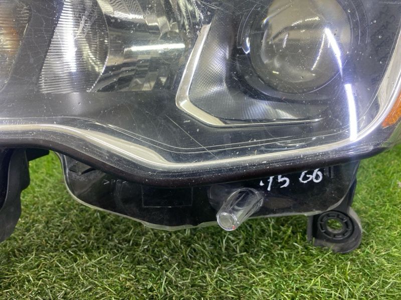 Фара левая Jeep Grand Cherokee WK2 3.6 2017