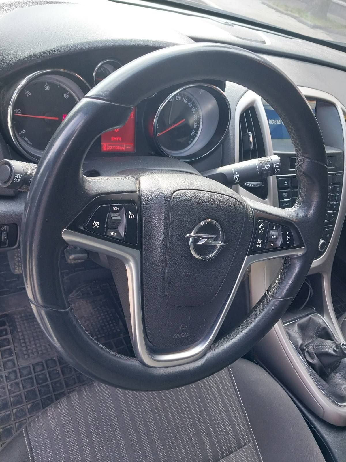 Opel Astra J 2011 р.в