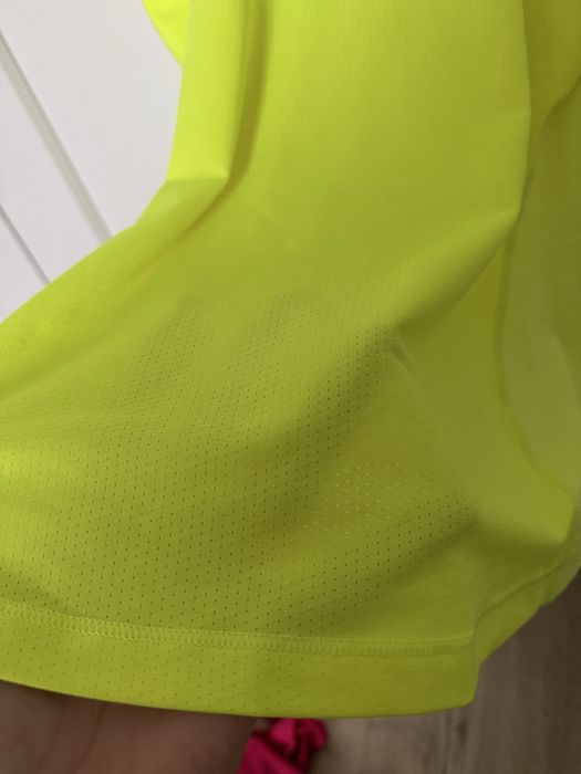 Nike / bluzka fitness/ siłownia / Gym / M / neon