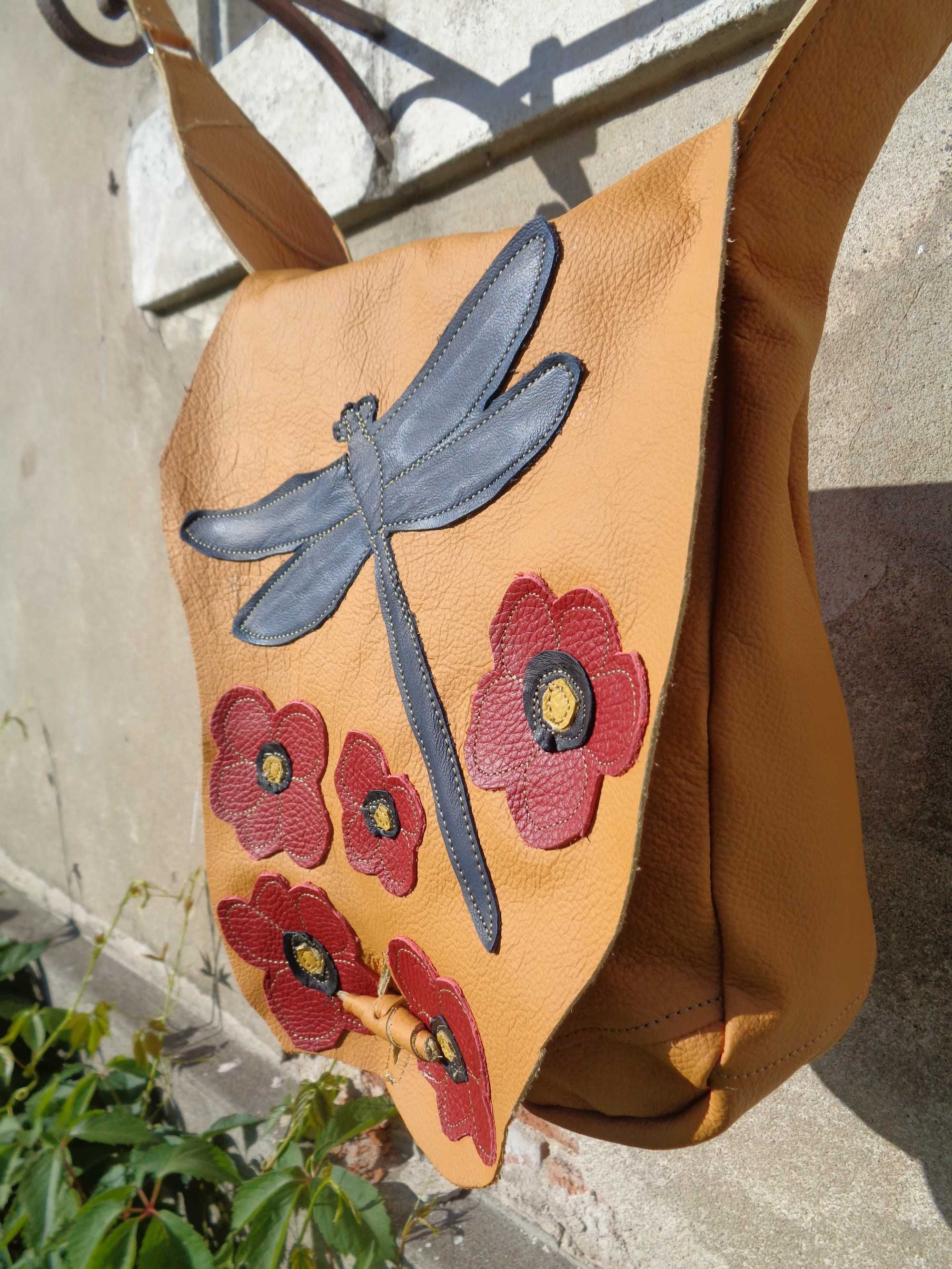 Artystyczna skórzana torebka z ważką. Handmade