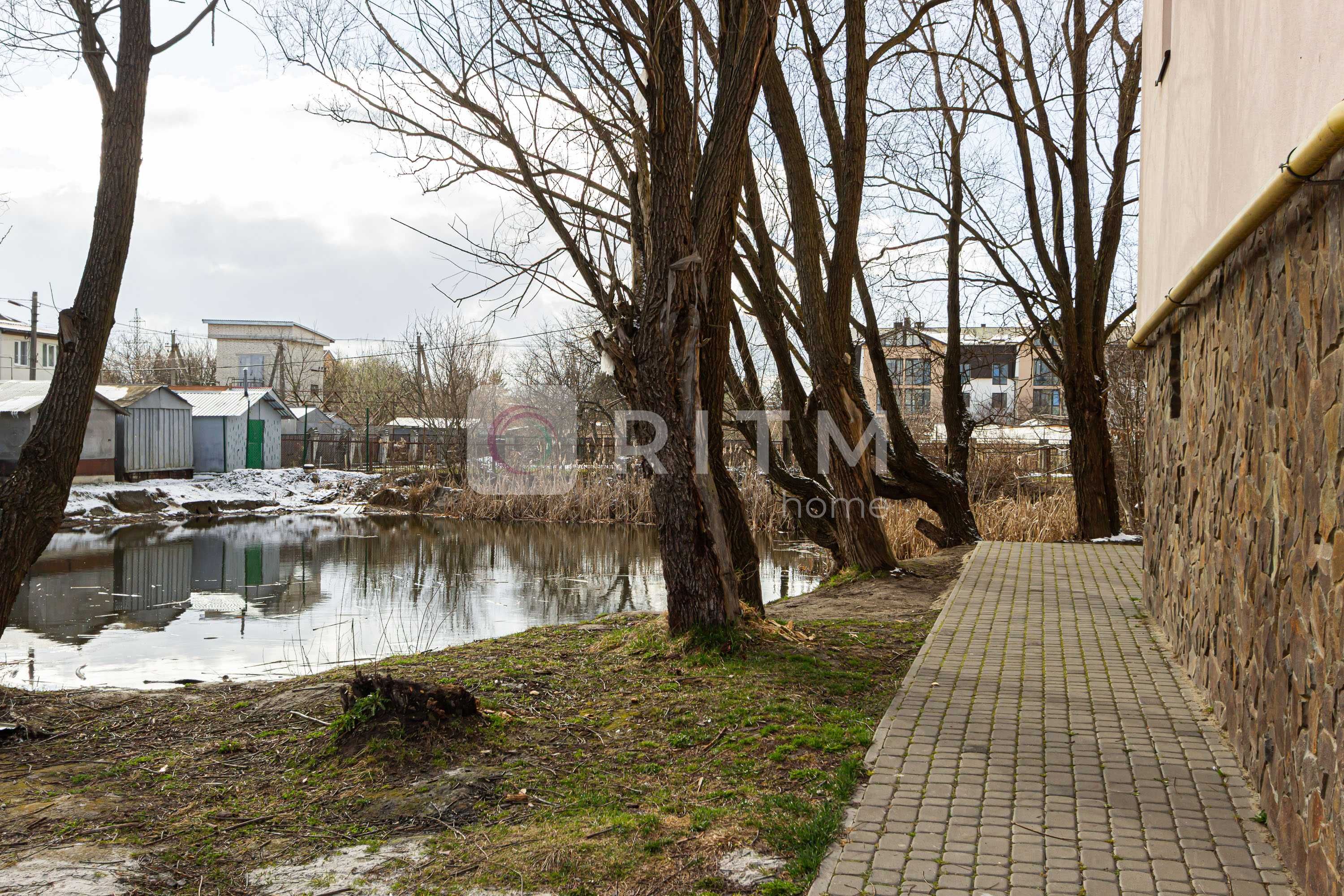 Продаж 2-к. квартири в н/б в с. Солонка