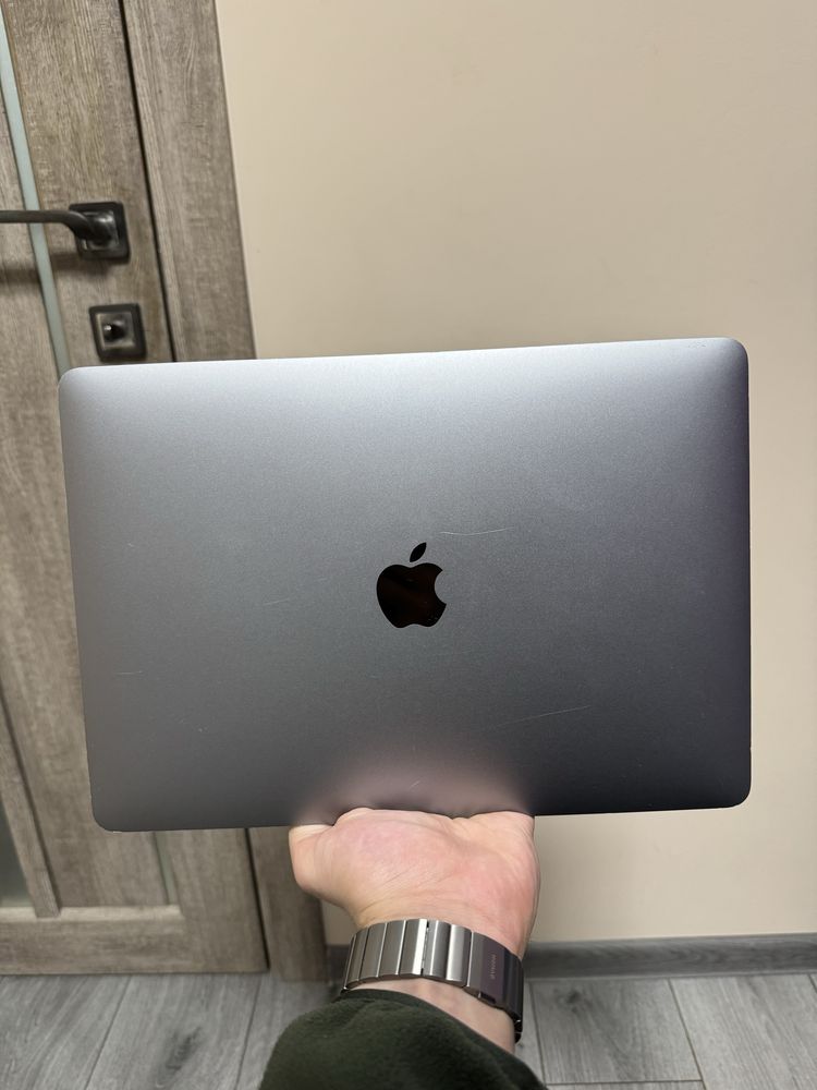 Macbook air 13 2018 core i5 8/128gb