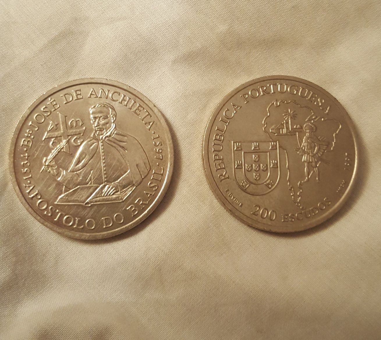 Moedas de 200 escudos