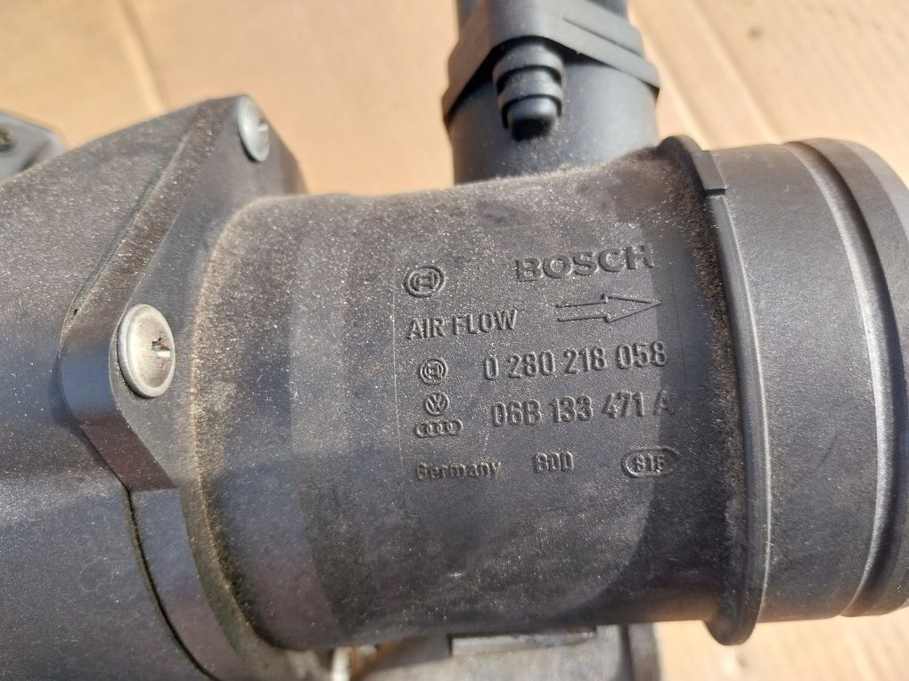 Audi A4 B6 filtr powietrza obudowa filtru przepływomierz kpl 2.0 ALT