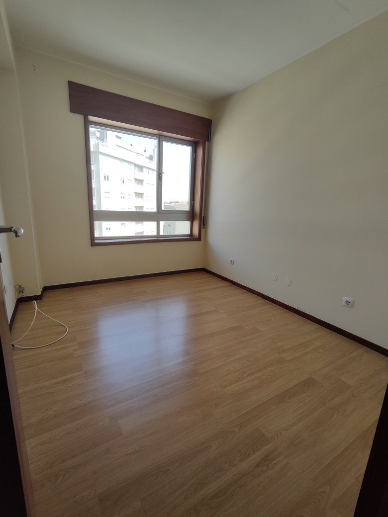 Apartamento T3 para arrendar - rua estado da Índia (Vila Nova de Gaia)