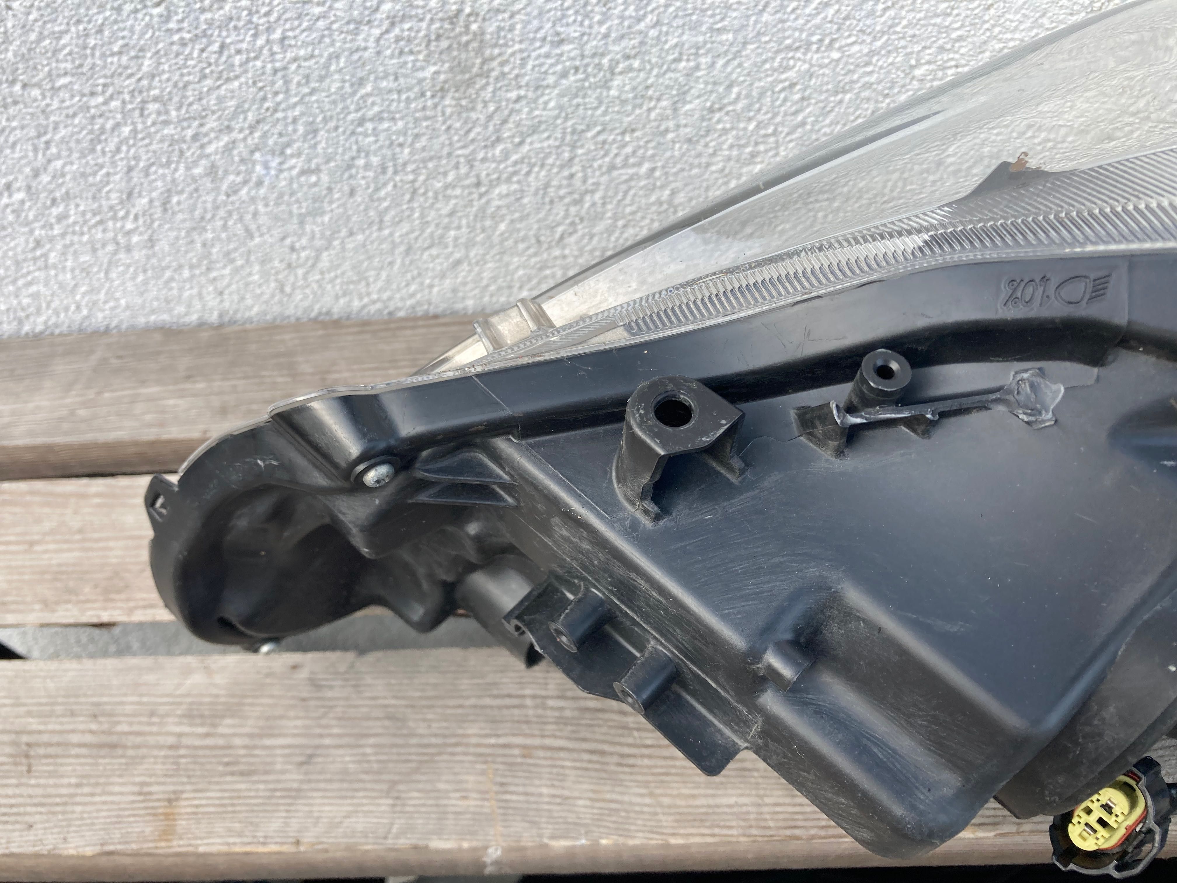 Lampa lexus ct lift soczewka