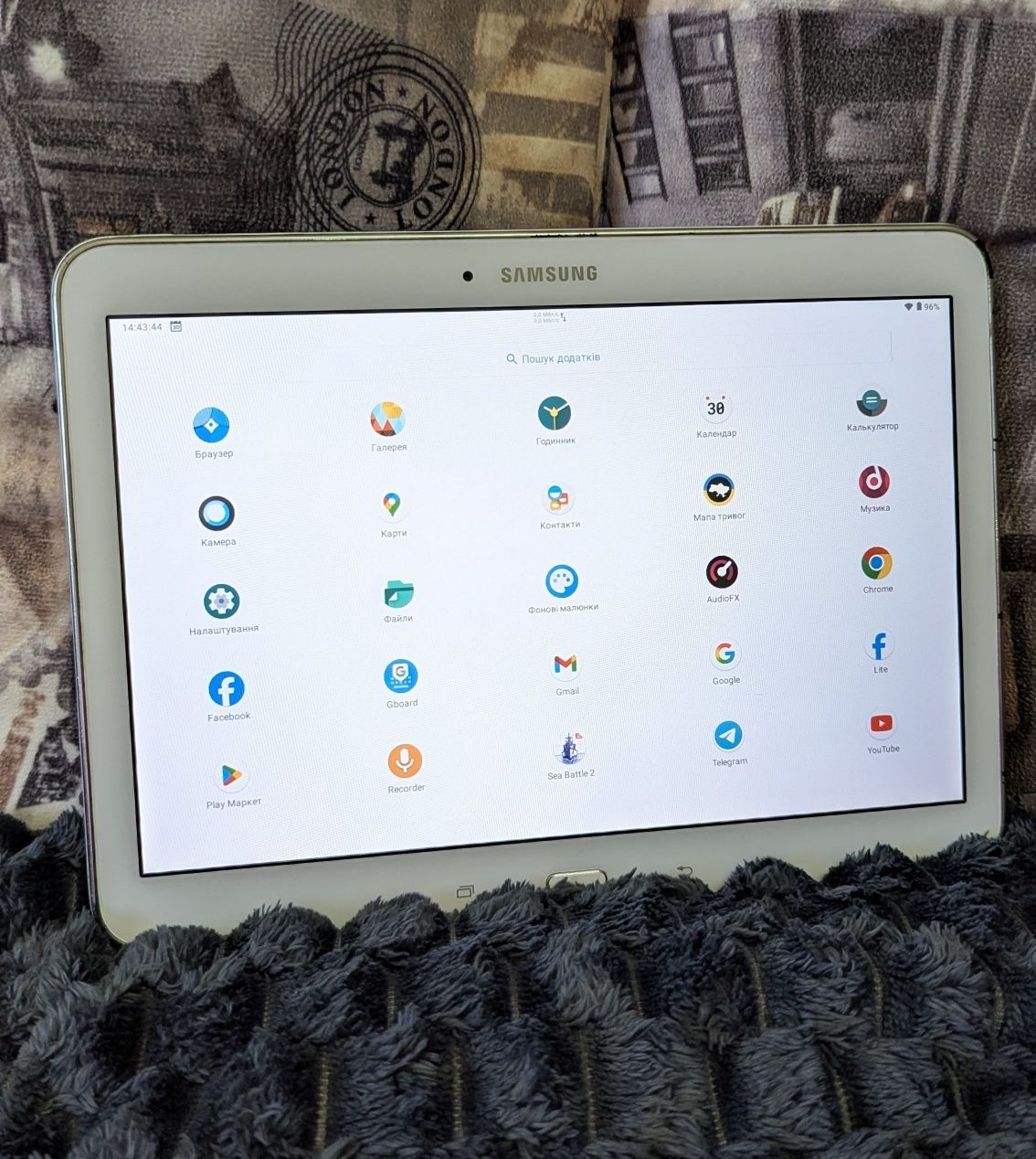 Планшет Samsung SM T530. 11 Android