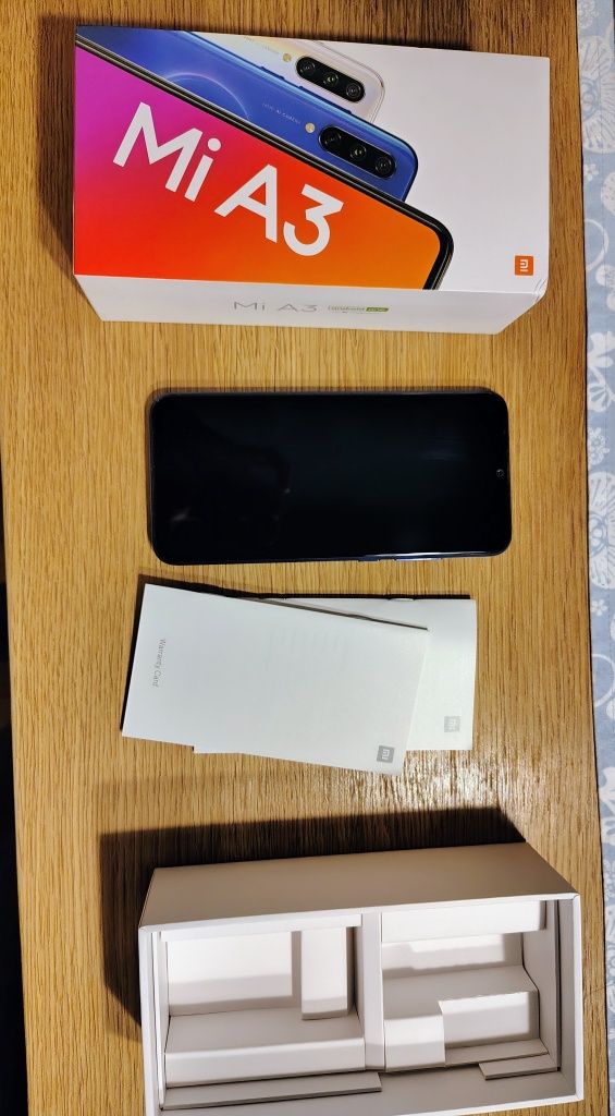 Smartfon Xiaomi Mi A3