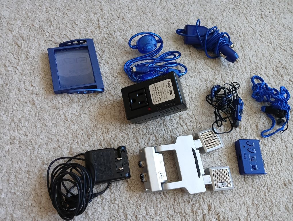 Game Boy Advance SP z 7 grami + oryginalna walizka + rzadkie akcesoria