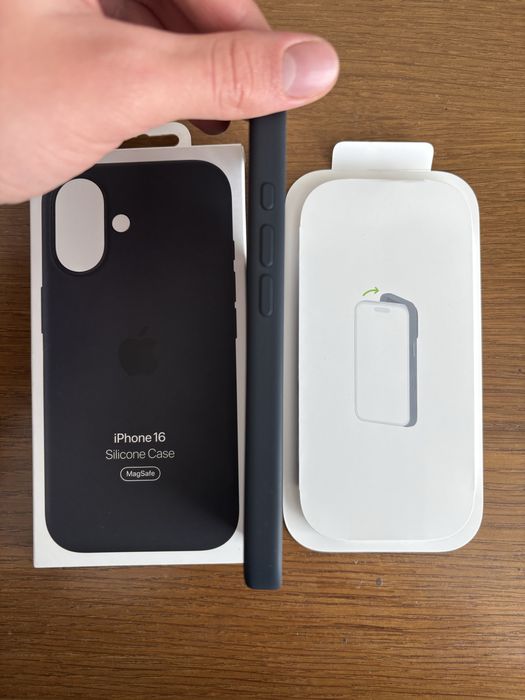 Оригінальний чохол Apple iPhone 16