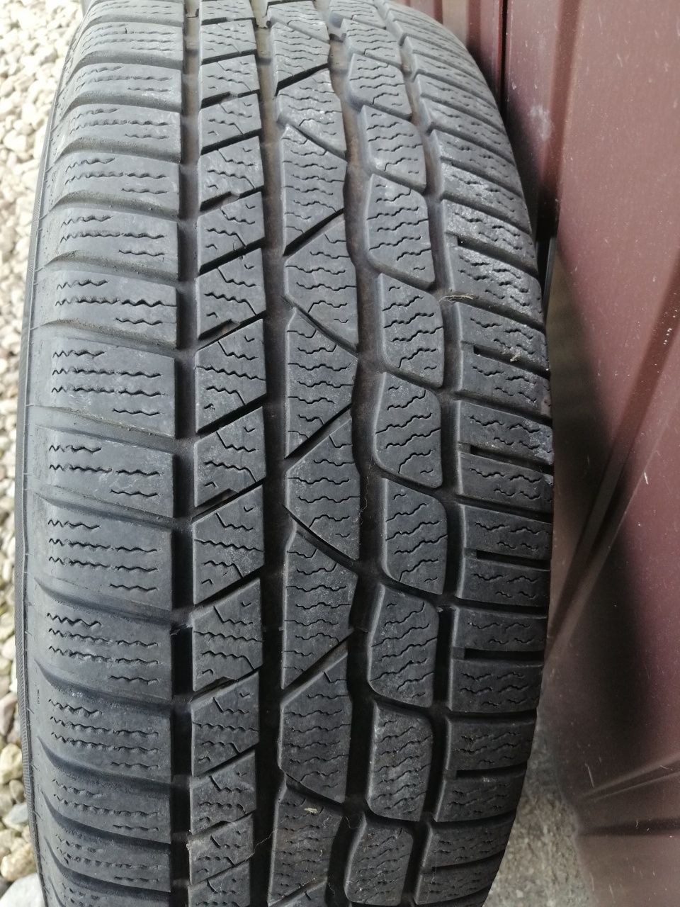 Felgi aluminiowe z oponami zima Continental 215/60/17