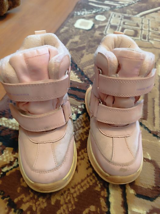 Зимові черевики для дівчинки