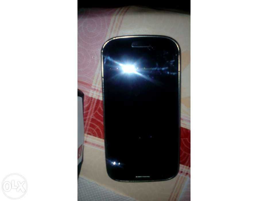 Telefone ótimo com avaria apenas no Touch