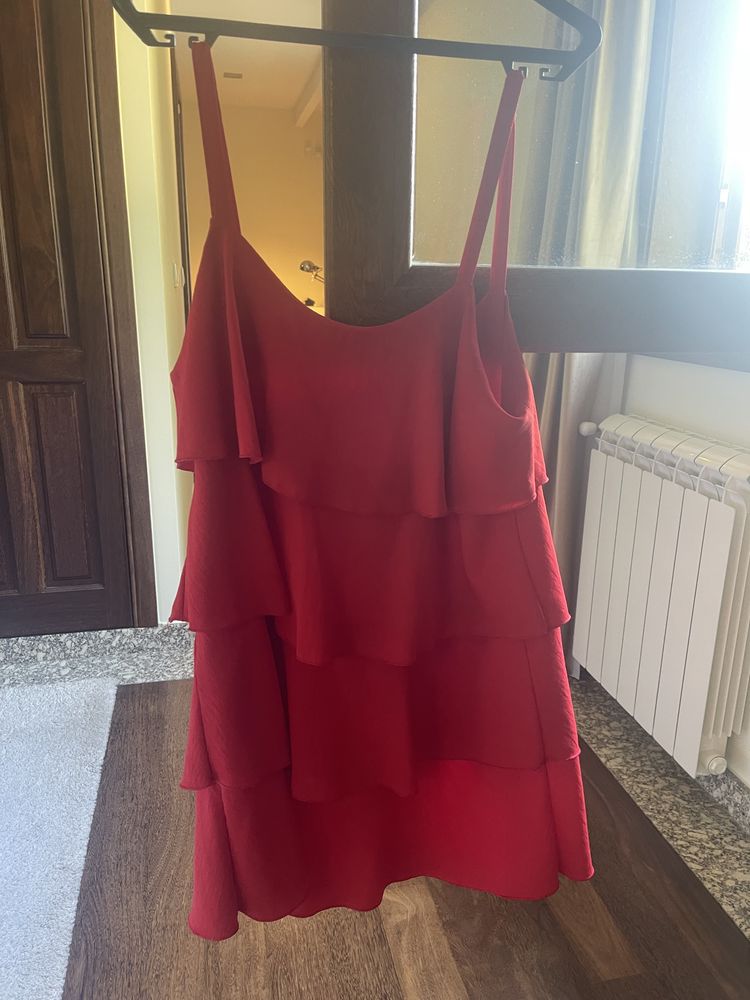 Vendo saia zara, 2 tops zara e 1 vestido