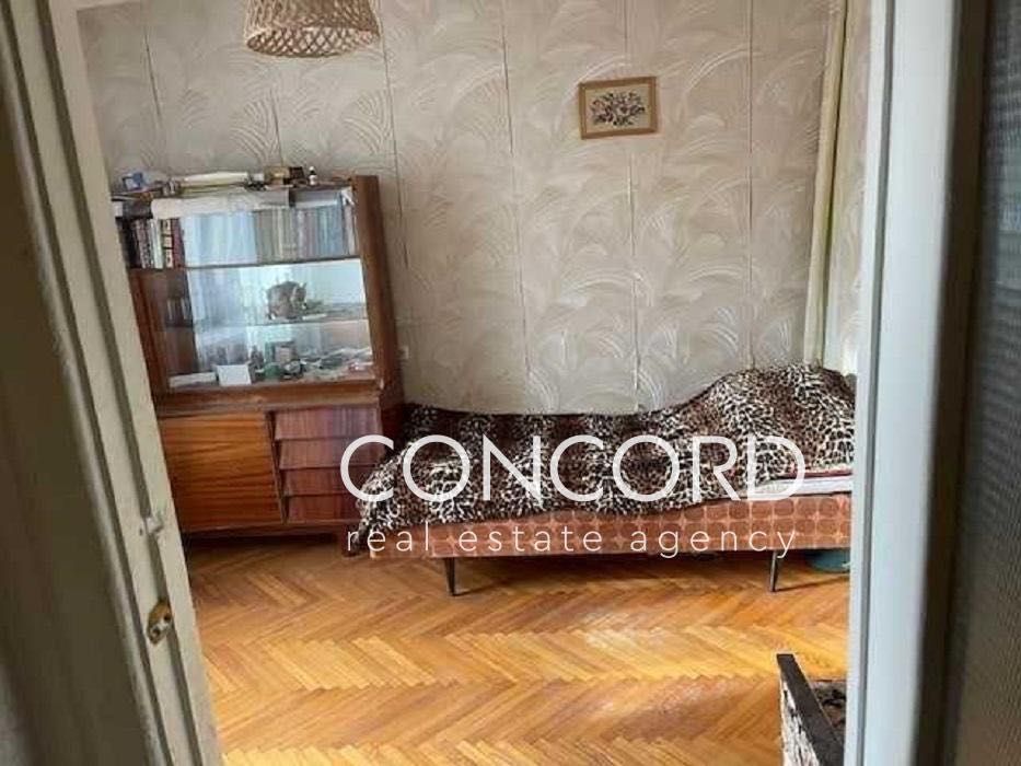 Чоколовка, Антонова вул., 11. Соломʼянський р-н