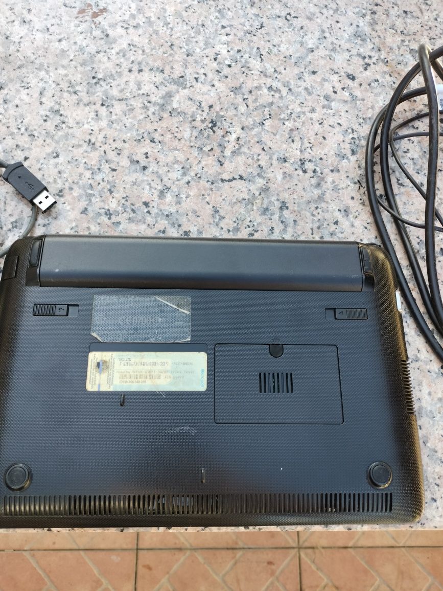 Portátil ASUS em bom estado