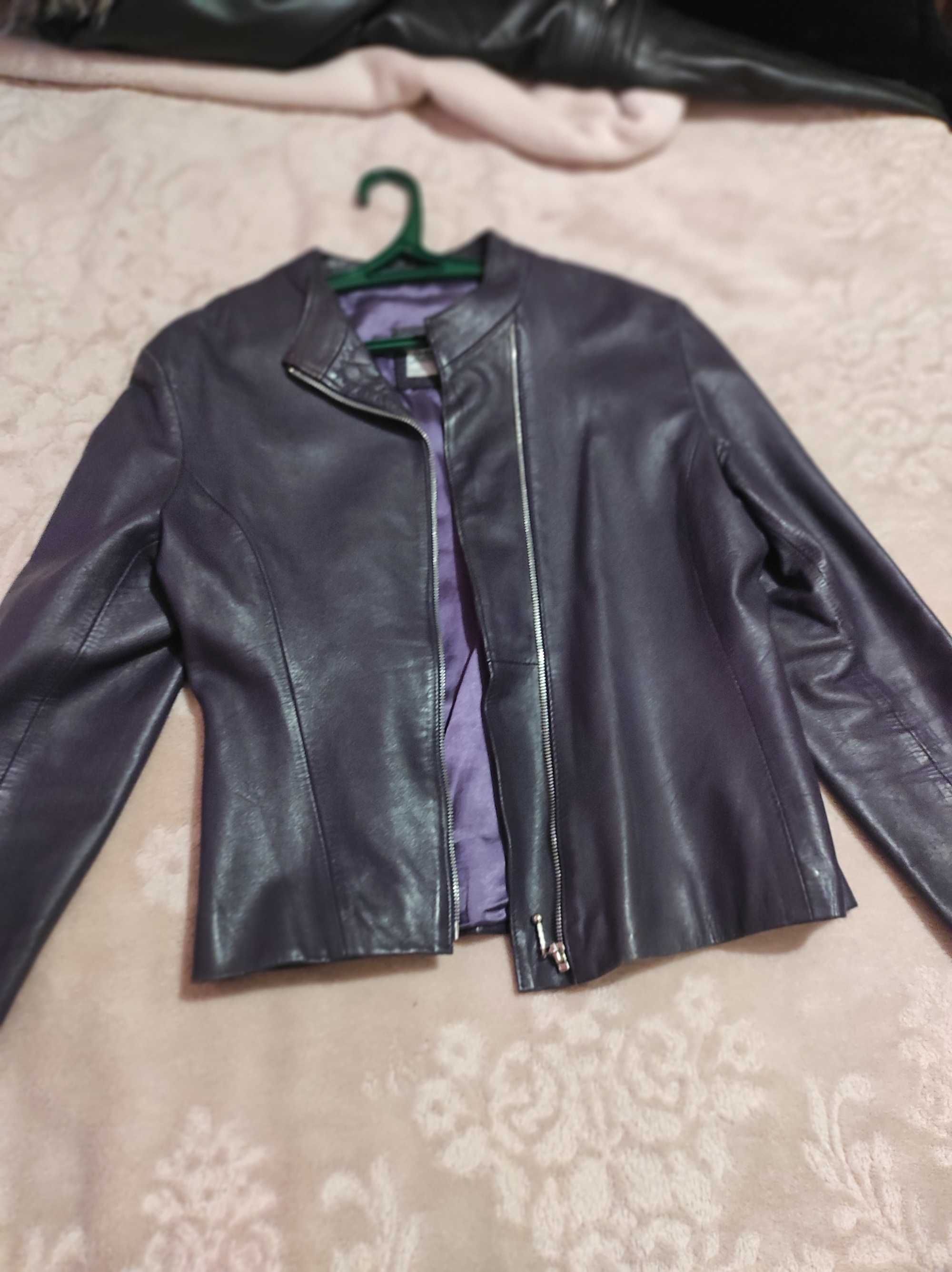 Продам женские куртки,плащи,пальто и шубу.