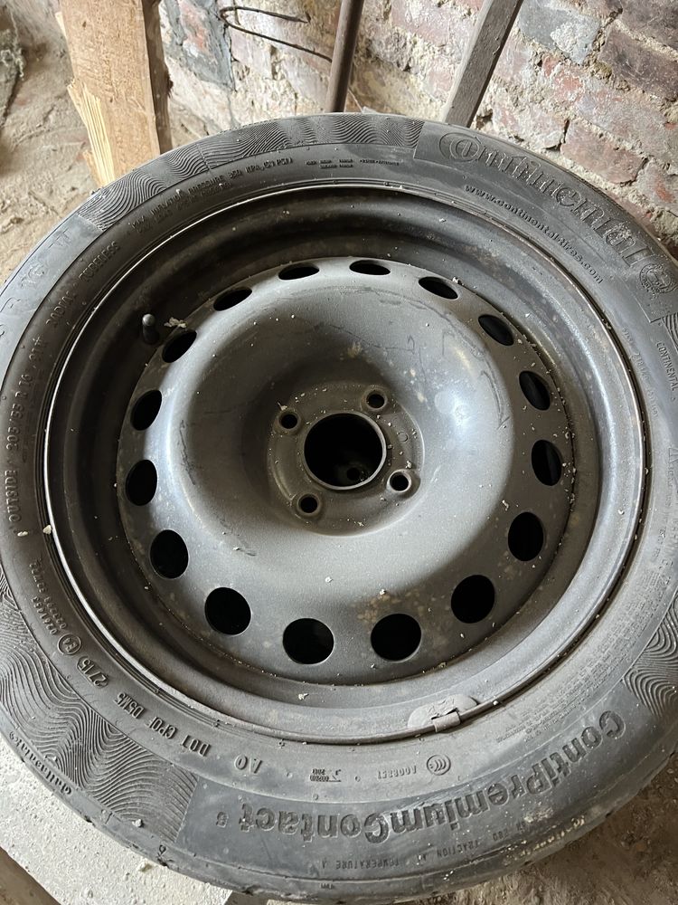 Продам комплект дисков шини 205/55 r16 или без срочно