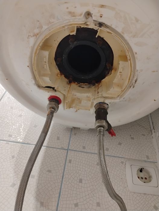 Продам бойлер на 80 літрів