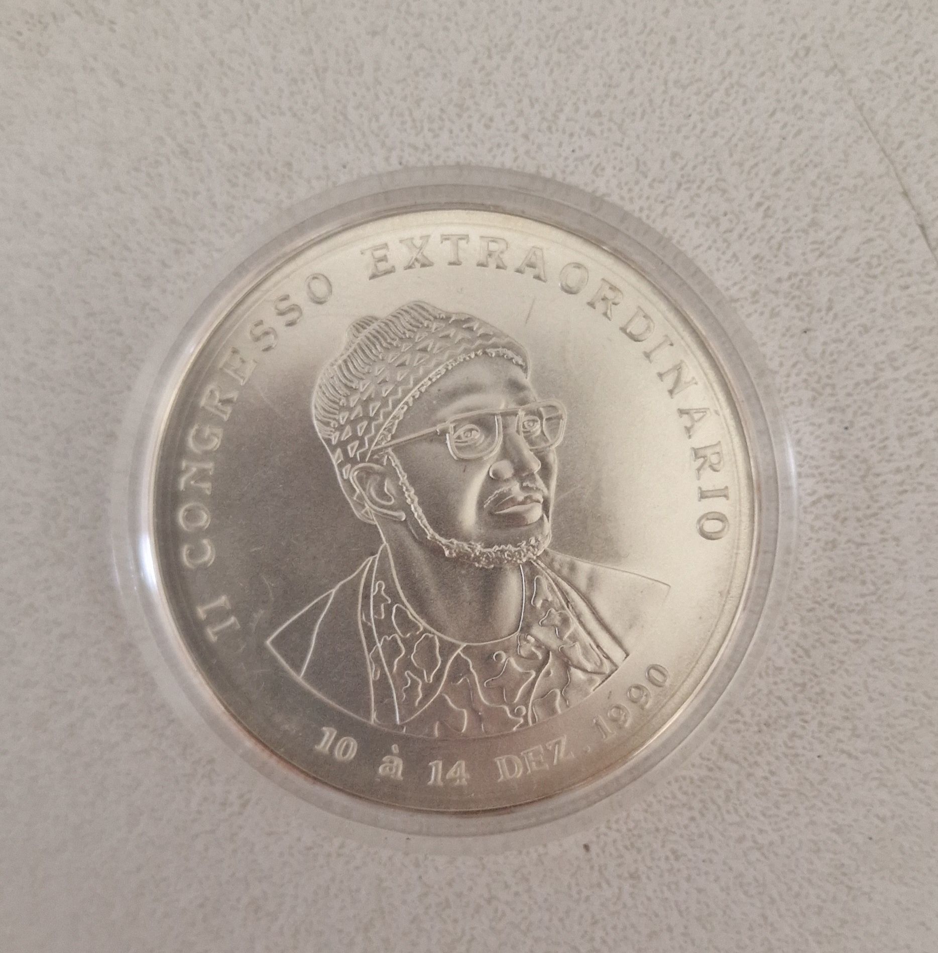 *MOEDA RARA*: 2000 EXEMPLARES Da Guiné-Bissau