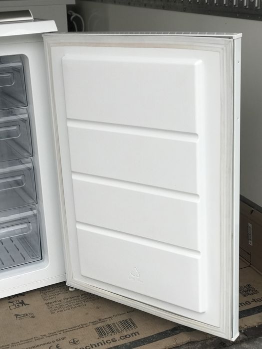 Морозильна камера Aeg, no frost 85см. Нова модель