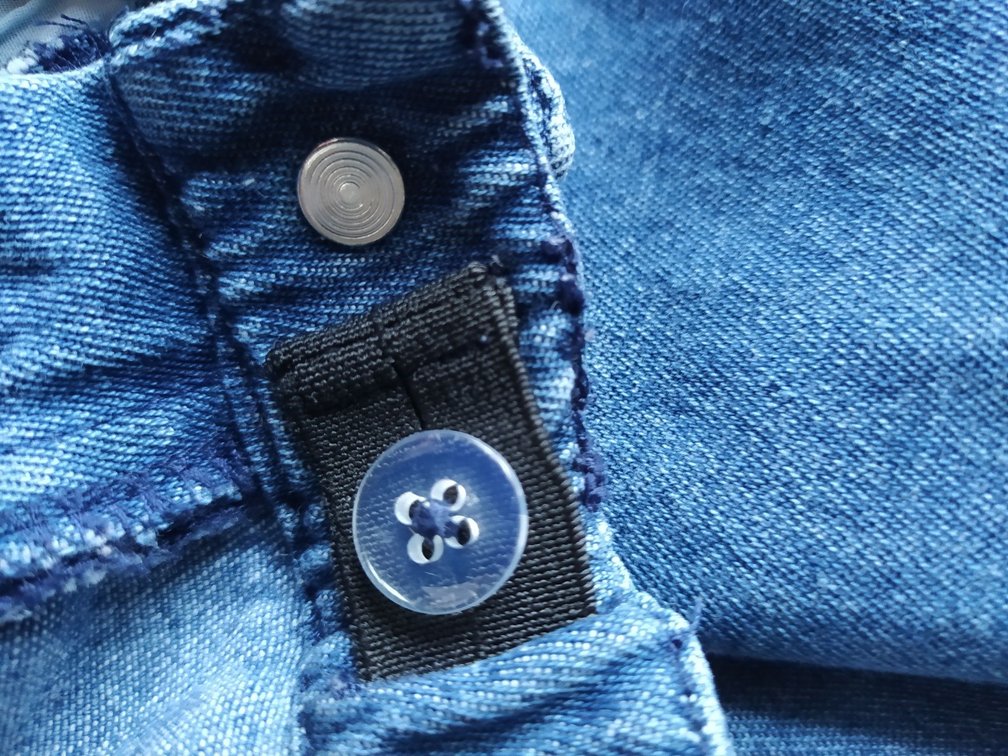 Niebieskie dżinsowe spodenki ogrodniczki z falbankami jeans M&S
