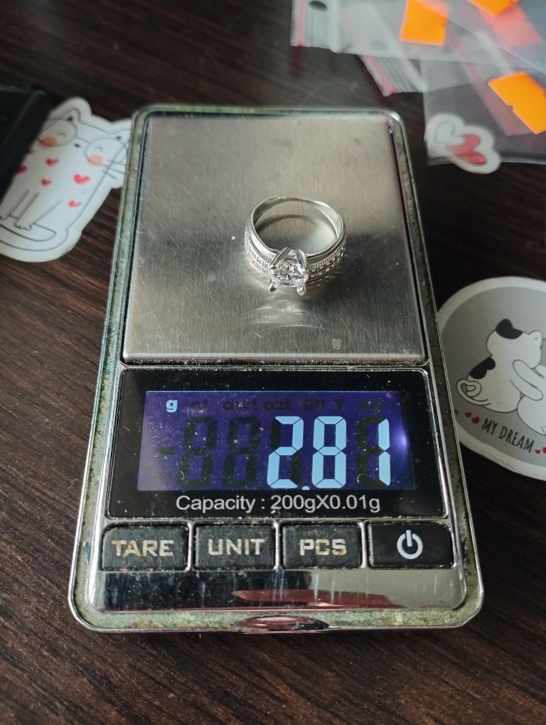 Серебряное колечко 17.5 размер 2.81 грамма