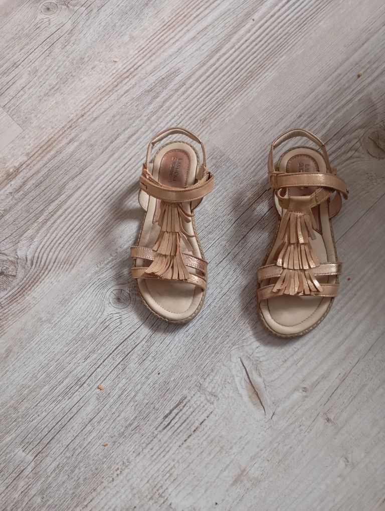 Sandałki dziewczęce Lasockiego