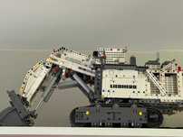 LEGO Technic, klocki Koparka Liebherr R 9800, 42100 używane