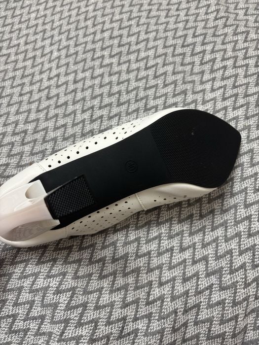 Продам нові туфлі розмір 39.5-40