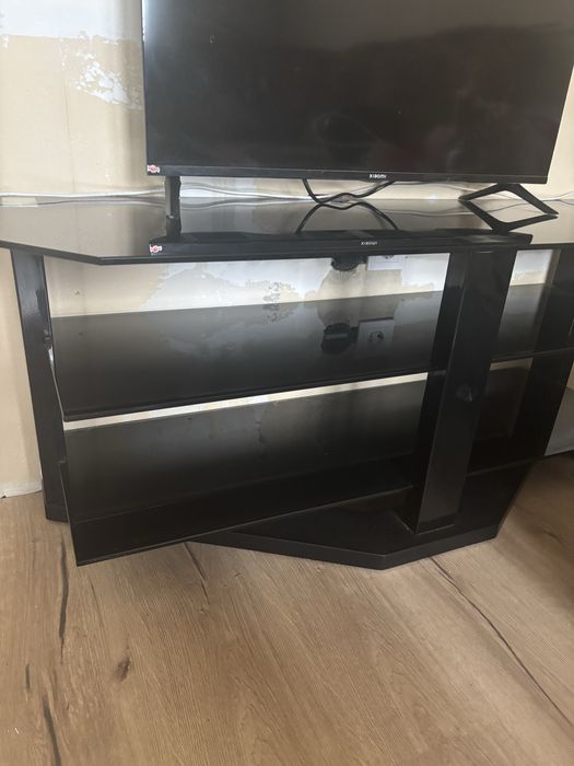 Тумба скляна під телевізор